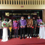 Bupati Tangerang Ahmed Zaki Iskandar saat meresmikan kantor baru Benteng Pangan Utama (BPU), Kamis 3 Februari 2022. (Foto: Handout)