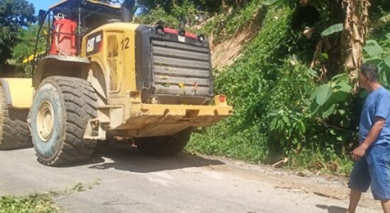 Kembali Evakusi Material Longsor Kades dan Warga Sawarna Apresiasi PT.Cemindo Gemilang Tbk