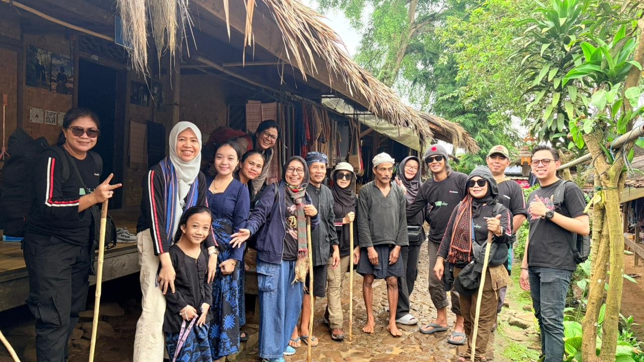Kepala Desa Kanekes Sambut Hangat Rombongan PWI dalam Kemah Budaya Baduy