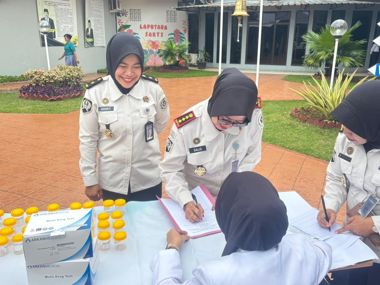 Lapas Perempuan Tangerang Laksanakan Pemeriksaan Tes Urine Bagi Pegawai dan Warga Binaan 