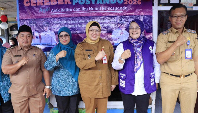 Wabup Intan Monitoring Pelaksanaan Gerebek Posyandu Desa Daon Rajeg