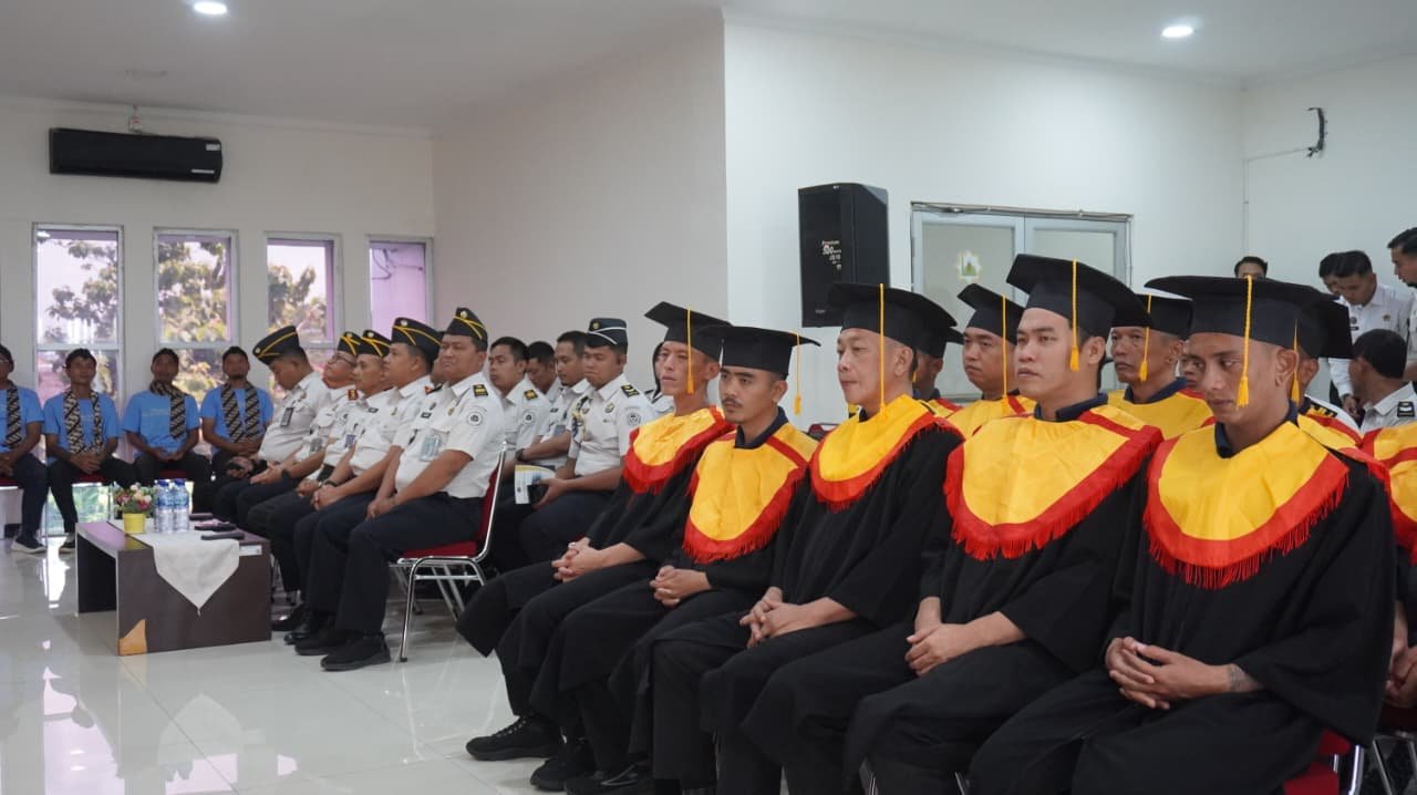 Menjadi Terang di Balik Jeruji: Lapas Kelas IIA Purwokerto Gelar Wisuda D1 Teologi Warga Binaan
