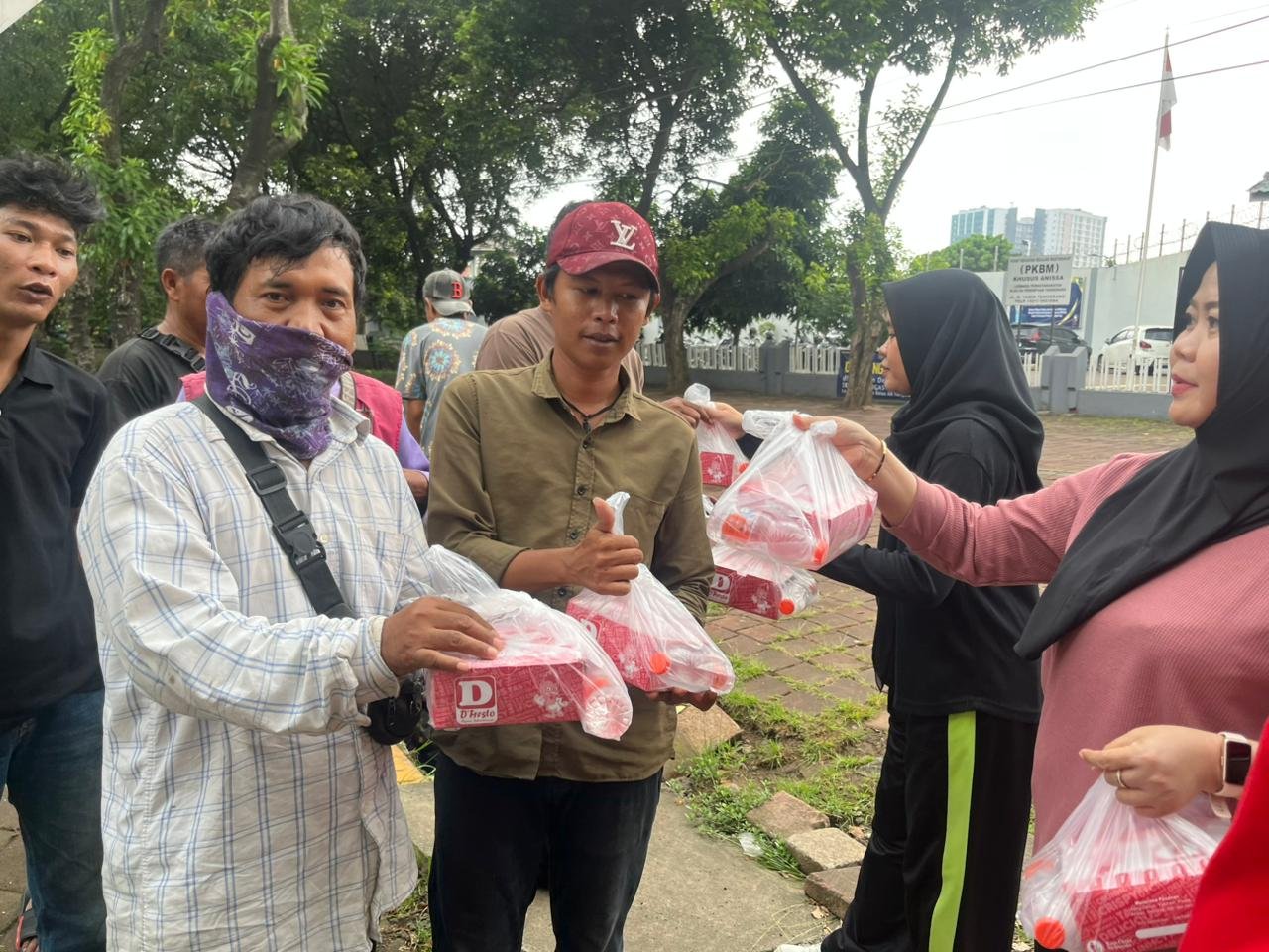 Berbagi Kebahagiaan Lewat Jumat Berkah, Lapas Perempuan Kelas IIA Tangerang Hadir untuk Masyarakat