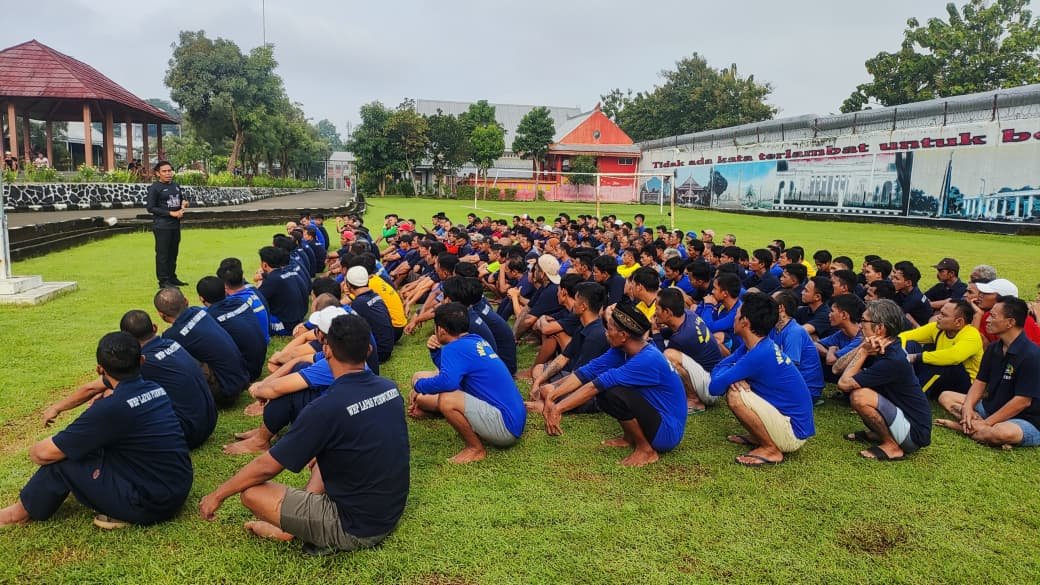 Ciptakan Lapas Kondusif, Kasi Kamtib Berikan Pengarahan Keamanan dan Tata Tertib kepada warga binaan Blok T7