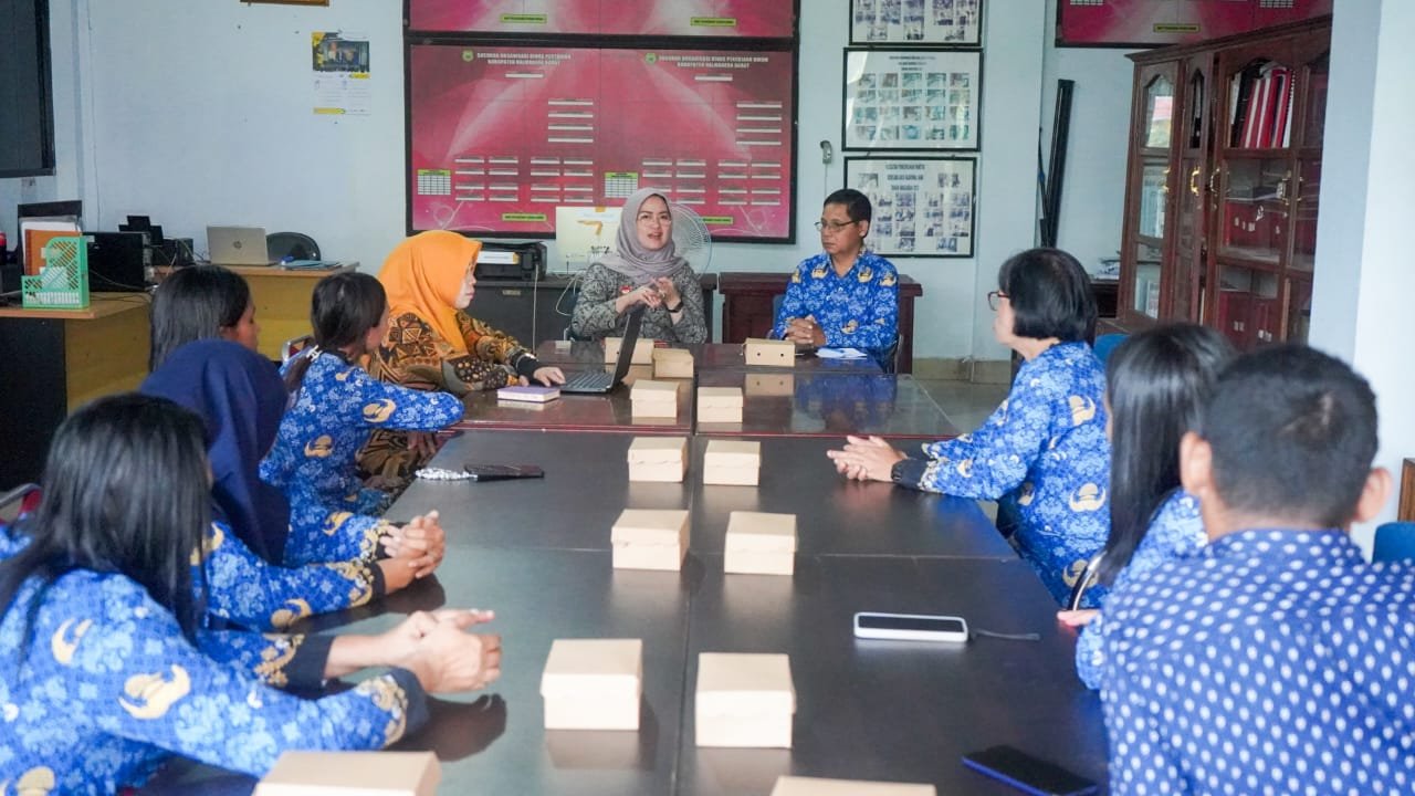 Dukung Reformasi Birokrasi, Kanwil Kemenkum Malut Dampingi Pemda Halmahera Barat Unggah Data IRH 2026