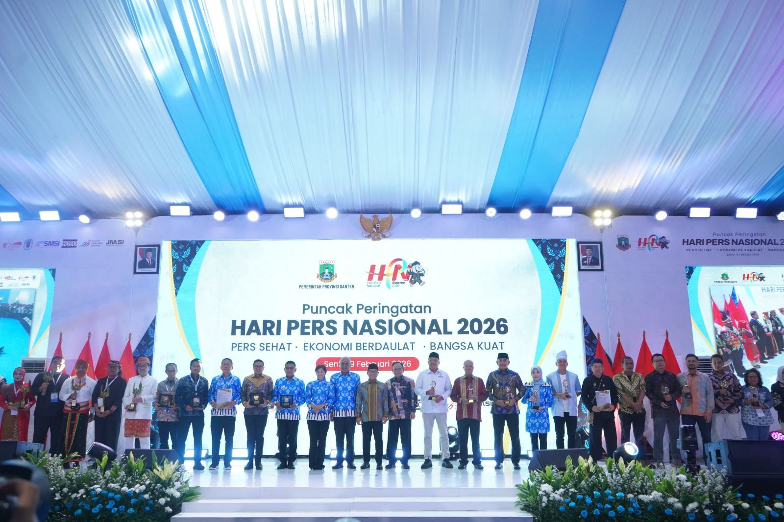 Bupati Serang Ratu Zakiyah Raih Penghargaan Golden Award PWI di Acara HPN 2026