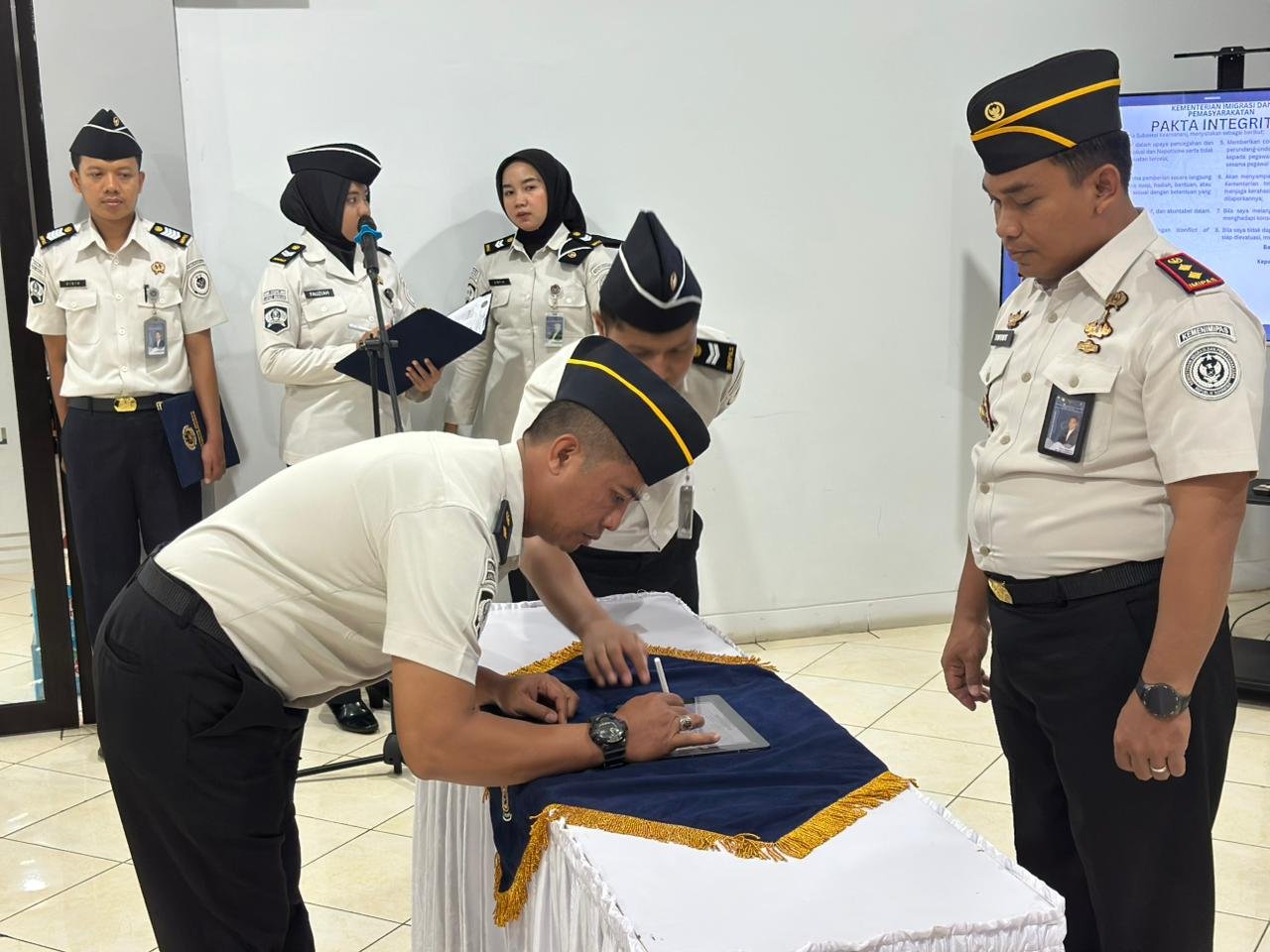 Tegaskan Komitmen Pelayanan Publik Bersih dan Melayani, Lapas Banjar Canangkan Pembangunan Zona Integritas Menuju WBK/WBBM