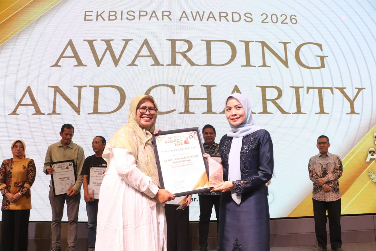 Investasi Naik, Bupati Serang Ratu Zakiyah Raih Award 2026