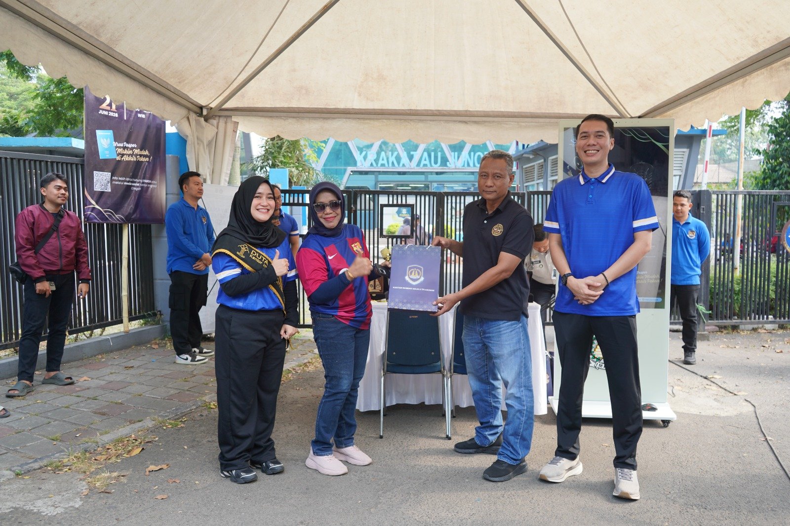 Manfaatkan Momen CFD, Imigrasi Cilegon Gelar Layanan “LAPOR SAPA” Dukung Program “PASPORIA”