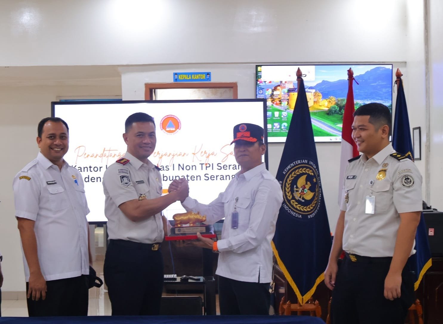 Imigrasi Serang dan BPBD Kabupaten Serang Teken Perjanjian Kerja Sama Penanganan Bencana Melalui Program JWARA API